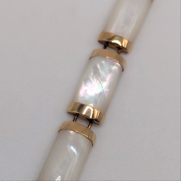 14k Yellow Gold Mother of Pearl Bracelet and Hoop Earrings Set - Picture 4 of 16